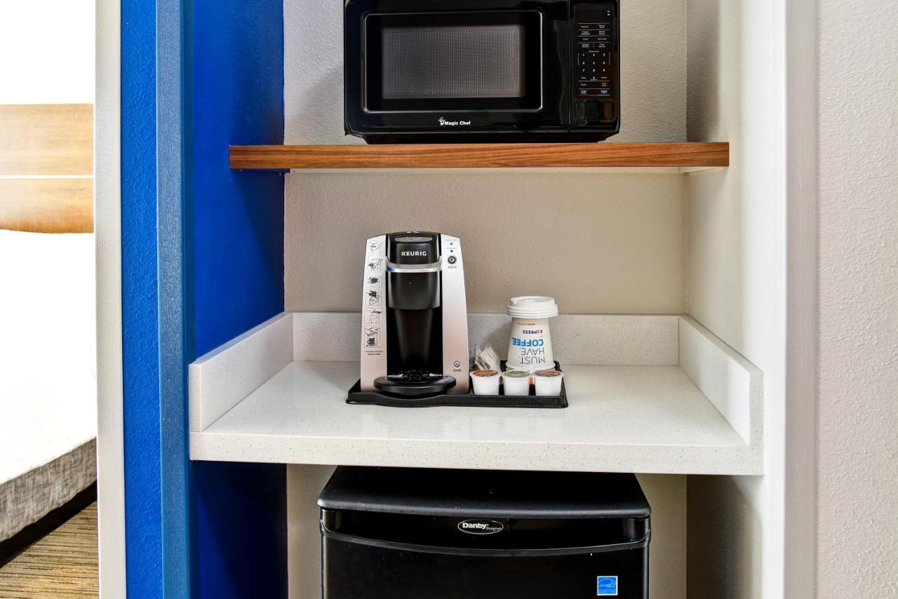 Holiday Inn Express & Suites - Ottawa By Ihg エクステリア 写真
